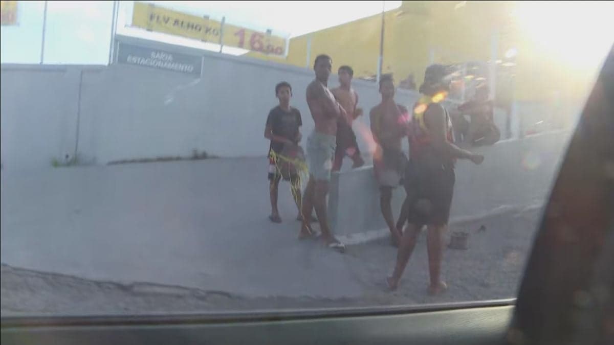 Policía inspecciona una favela en Río de Janeiro tras el operativo